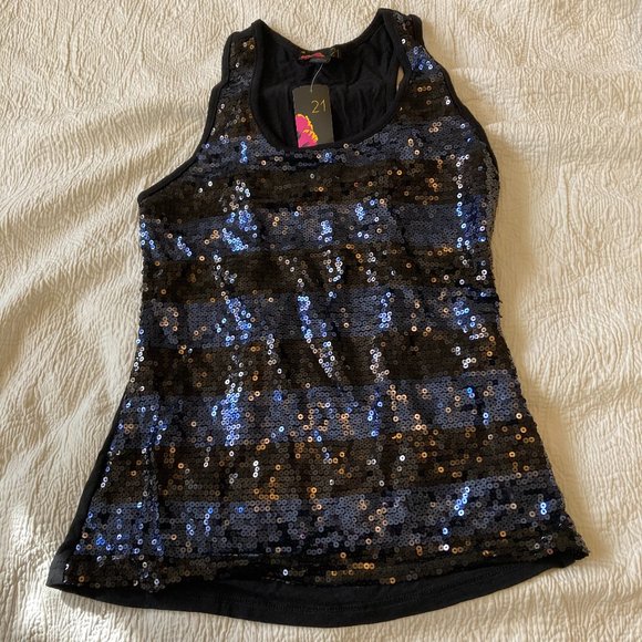 Holiday Party Sequin Top - Picture 3 of 4